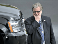 Bannon Gathers Donors as He Launches War on GOP Establishment