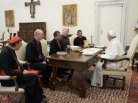 Pope Francis Welcomes Evangelical Leaders in Vatican to Discuss Religious Freedom