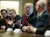 Donald Trump Meets with Business Executives: Promises Steel and Aluminum Tariffs Next Week