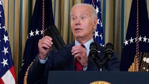 ‘I’m clear’: Biden updates press on Covid status